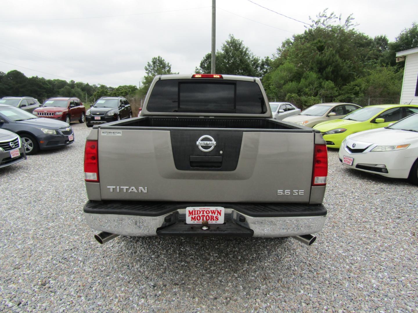 2008 Gray Nissan Titan LE Crew Cab 2WD SWB (1N6AA07DX8N) with an 5.6L V8 DOHC 32V engine, Automatic transmission, located at 15016 S Hwy 231, Midland City, AL, 36350, (334) 983-3001, 31.306210, -85.495277 - Photo#6